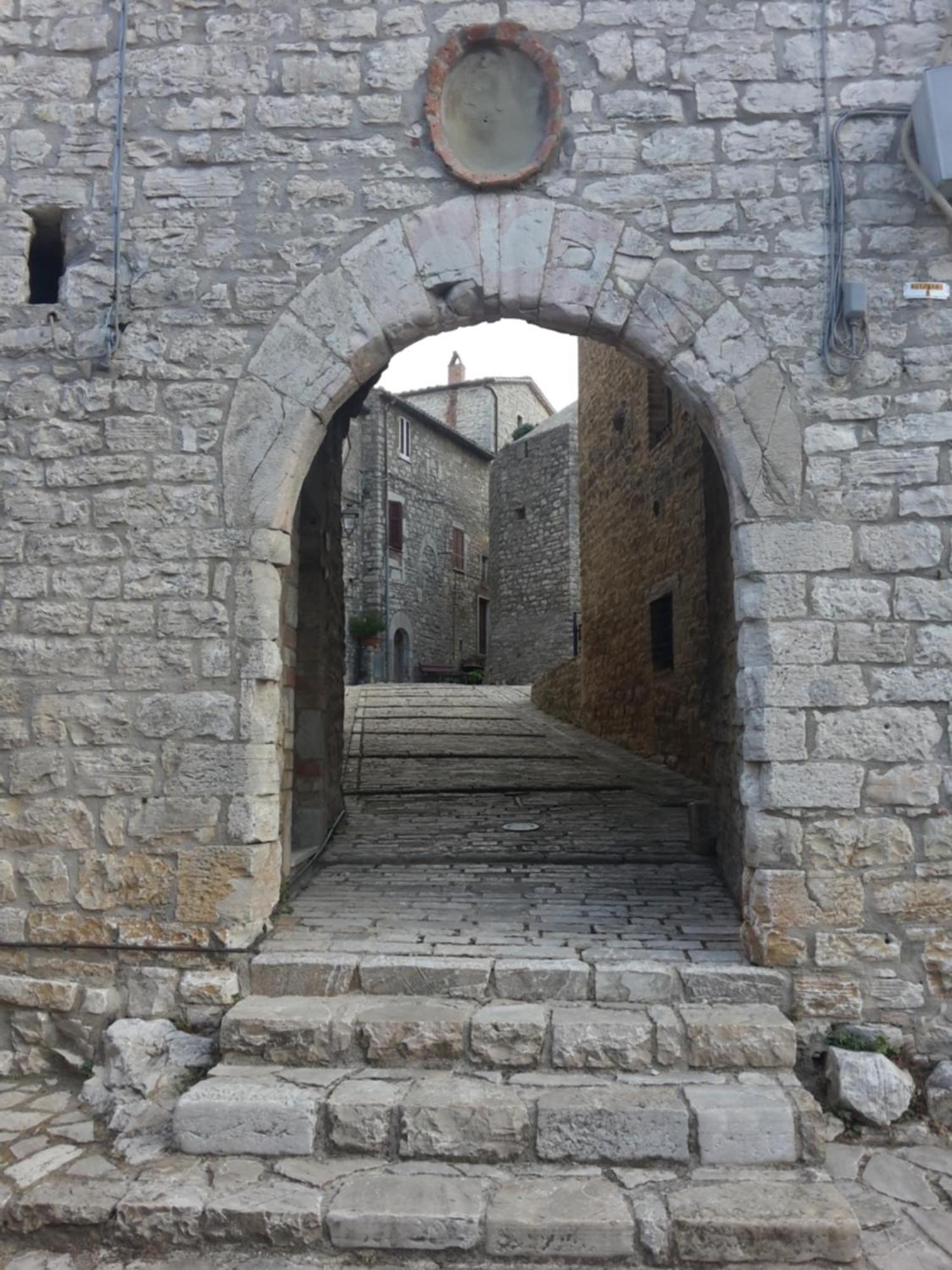 Castello Izzalini Todi Resort Exterior photo