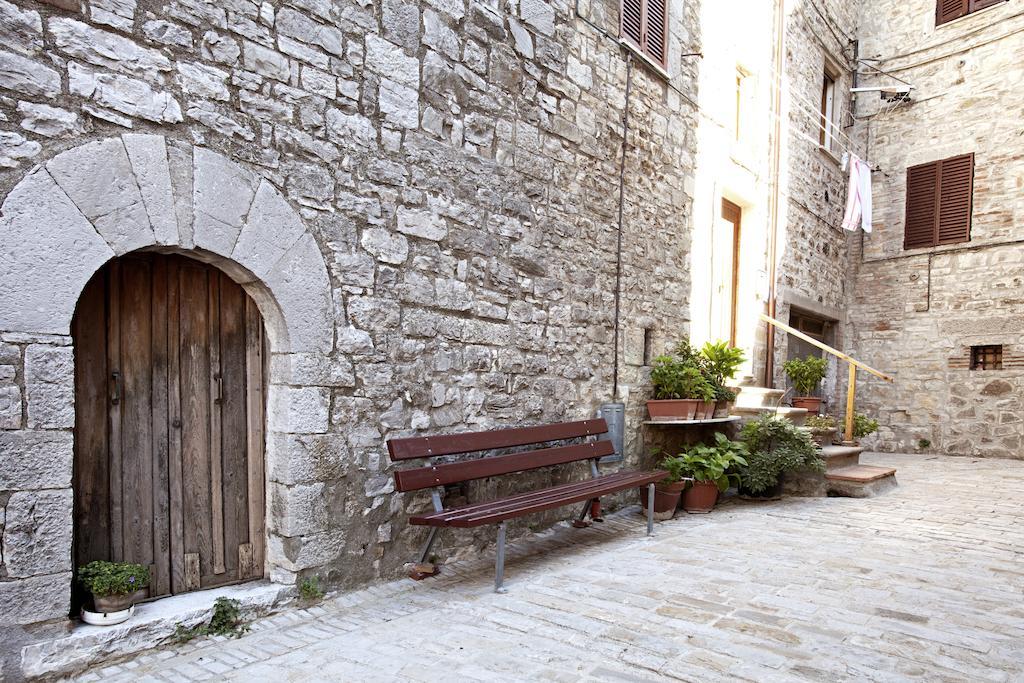 Castello Izzalini Todi Resort Exterior photo